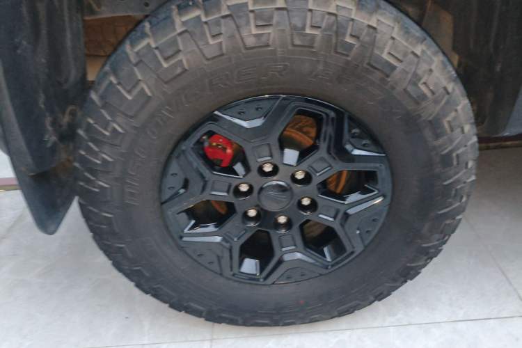 Used JMC DaDao 2023 Pursuer 2.3T Diesel Automatic 4x4 Standard-Wheel Prestige Model Right Rear Wheel Hub