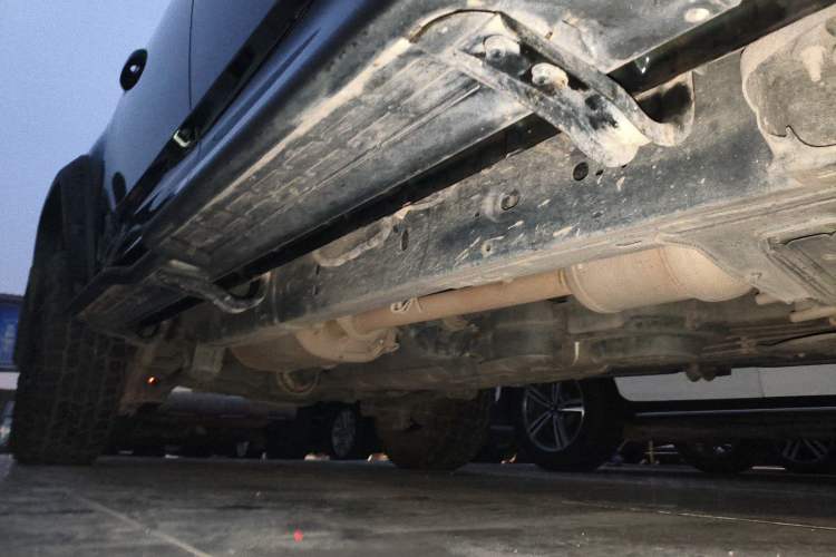 Used JMC DaDao 2023 Pursuer 2.3T Diesel Automatic 4x4 Standard-Wheel Prestige Model Right Side Sill