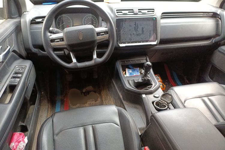 Used JMC DaDao 2023 All-Purpose 2.3T Diesel Manual Two-Wheel Drive Standard-Wheelbase Comfort Edition Center Console