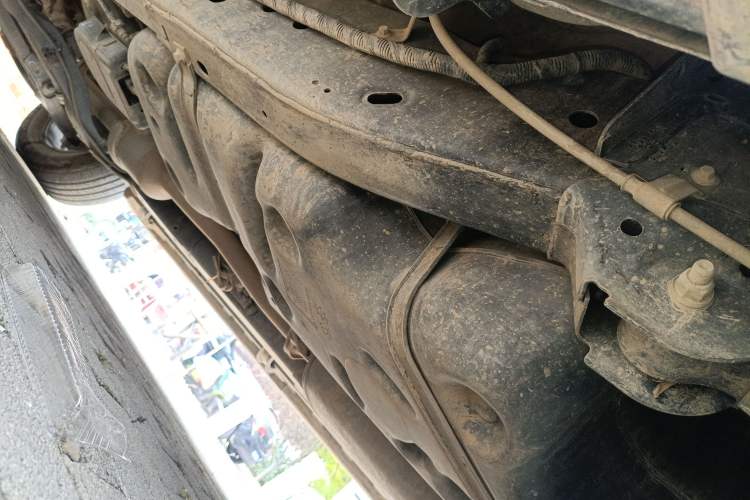 Used JMC DaDao 2023 All-Purpose 2.3T Diesel Manual Two-Wheel Drive Standard-Wheelbase Comfort Edition Chassis Rear Left