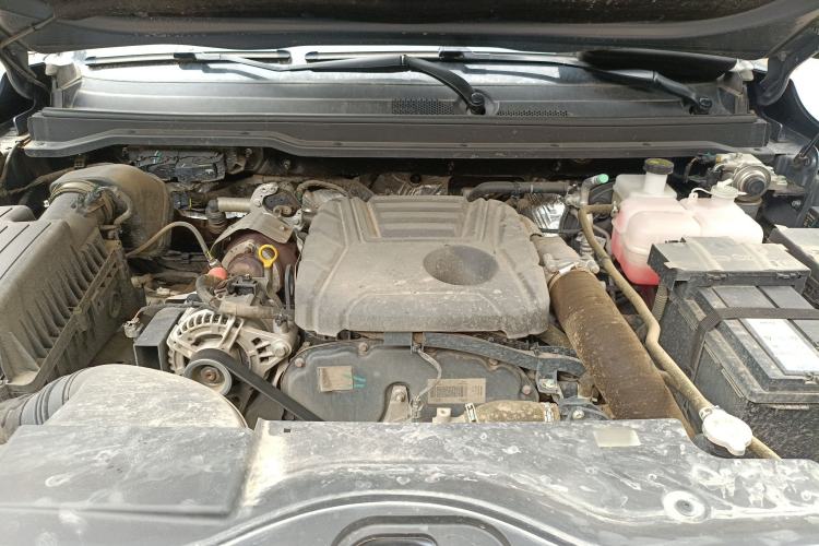 Used JMC DaDao 2023 All-Purpose 2.3T Diesel Manual Two-Wheel Drive Standard-Wheelbase Comfort Edition Engine Bay