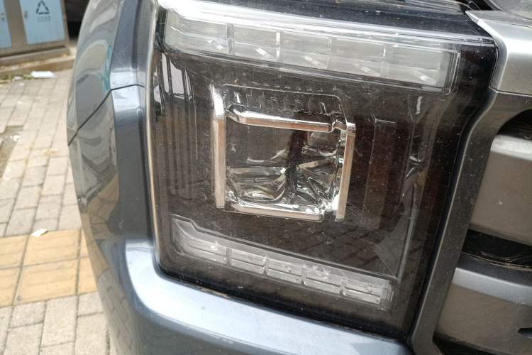 Used JMC DaDao 2023 All-Purpose 2.3T Diesel Manual Two-Wheel Drive Standard-Wheelbase Comfort Edition Right Front Headlight