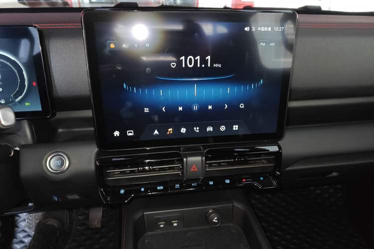 Used JMC DaDao 2023 Fly-Jiang 2.3T Gasoline Automatic 4x4 Boundaryless Model Audio And AC Panel