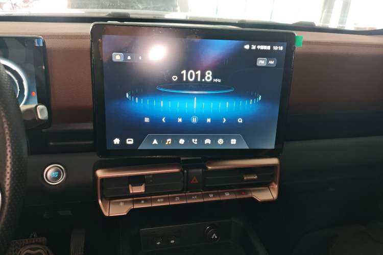 Used JMC DaDao 2023 Fly King 2.3T Gasoline Automatic 4x4 Extreme Edition Audio And AC Panel