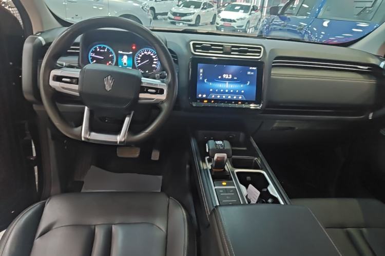 Used JMC DaDao 2023 All-rounder 2.3T Diesel Automatic 2WD Long-Wheelbase Comfort Edition Center Console