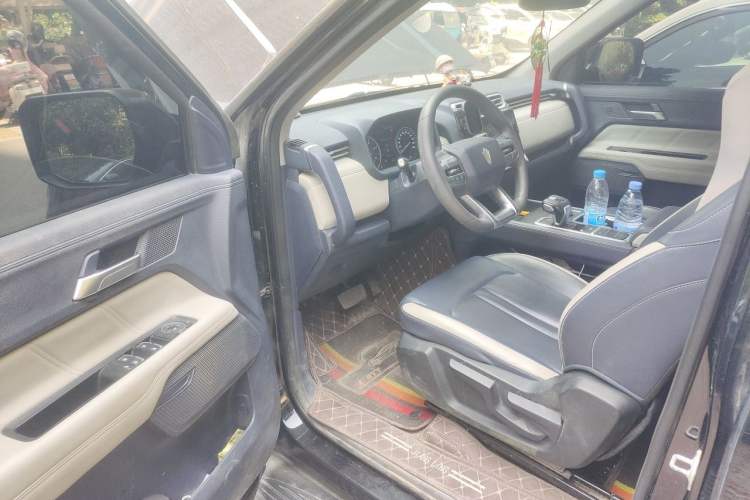 Used JMC DaDao 2023 All-Win 2.3T Diesel Automatic 4x4 Long-Wheelbase Comfort Edition Driver Seat