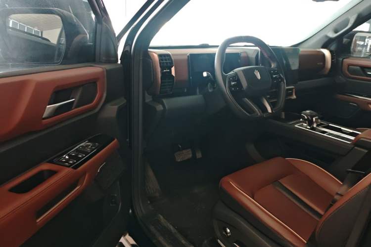 Used JMC DaDao 2023 Fly King 2.3T Gasoline Automatic 4x4 Extreme Edition Driver Seat
