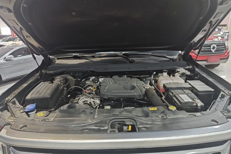 Used JMC DaDao 2023 All-rounder 2.3T Diesel Automatic 2WD Long-Wheelbase Comfort Edition Engine Bay