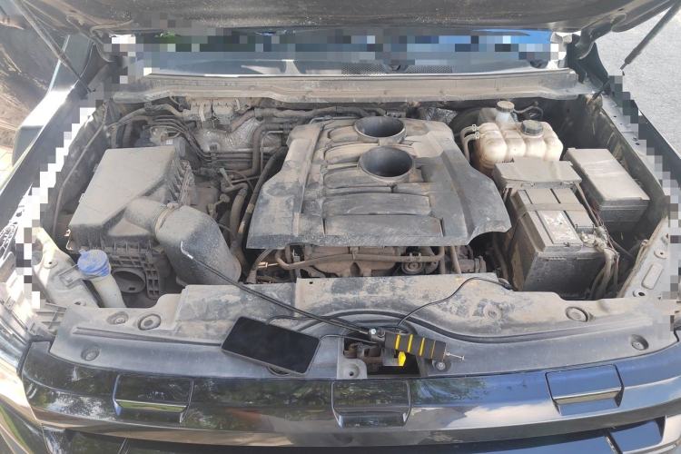 Used JMC DaDao 2023 Fly-Jiang 2.3T Gasoline Automatic 4x4 Boundaryless Model Engine Bay