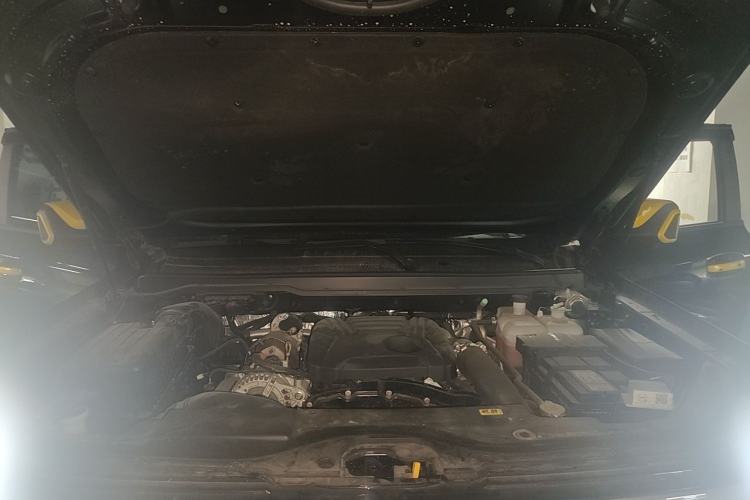 Used JMC DaDao 2023 Pursuer 2.3T Diesel Automatic 4x4 Standard-Wheel Supreme Edition Engine Bay