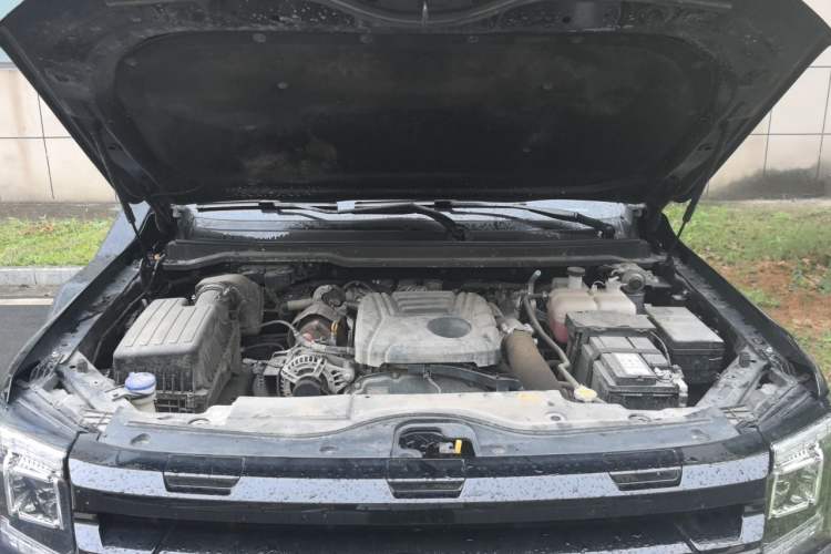 Used JMC DaDao 2023 Fly-Jiang 2.3T Diesel Automatic 4x4 Boundaryless Model Engine Bay