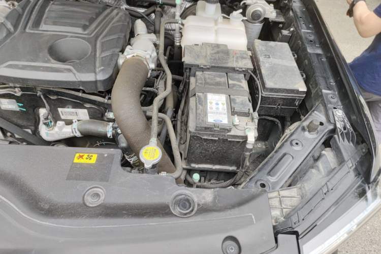 Used JMC DaDao 2023 Fly-Jiang 2.3T Diesel Automatic 4x4 Boundaryless Model Engine Bay Left