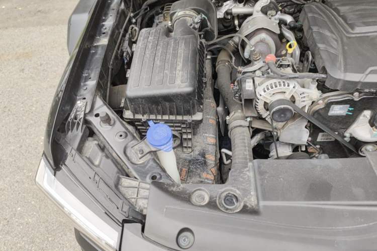 Used JMC DaDao 2023 Fly-Jiang 2.3T Diesel Automatic 4x4 Boundaryless Model Engine Bay Right