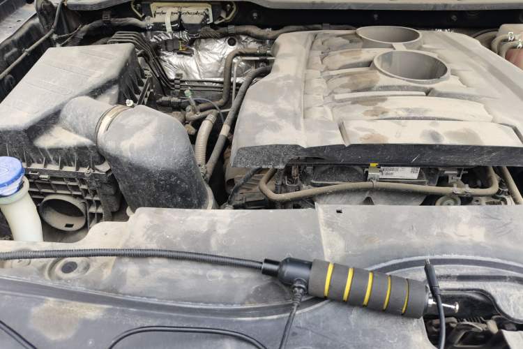 Used JMC DaDao 2023 Fly-Jiang 2.3T Gasoline Automatic 4x4 Boundaryless Model Engine Bay Right