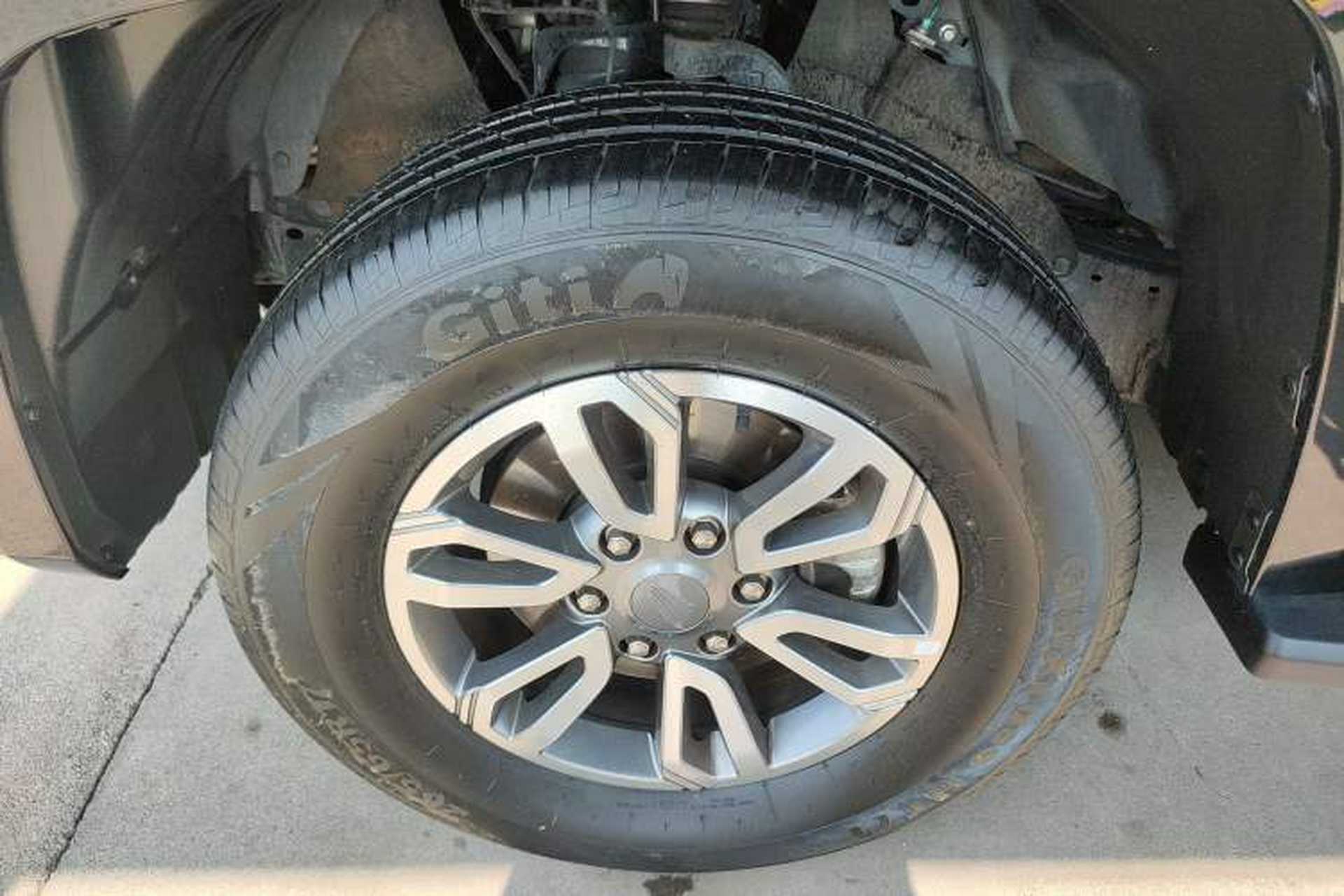Used JMC DaDao 2023 Pursuer 2.3T Diesel Automatic 4x4 Standard-Wheel Prestige Model Exterior 7