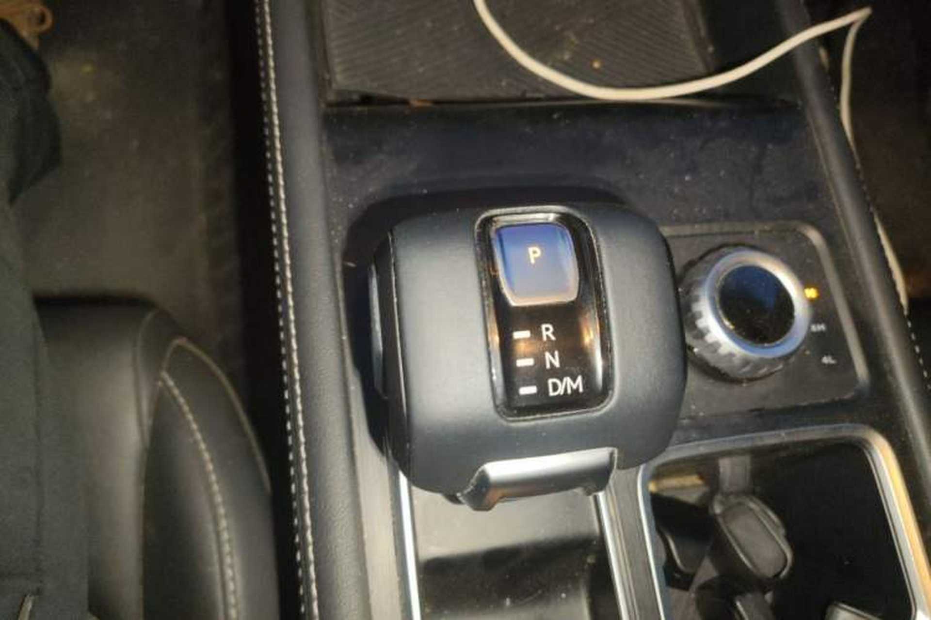 Used JMC DaDao 2023 All-Purpose Model 2.3T Diesel Automatic 4x4 Standard-Wheel Comfort Edition Gear Lever