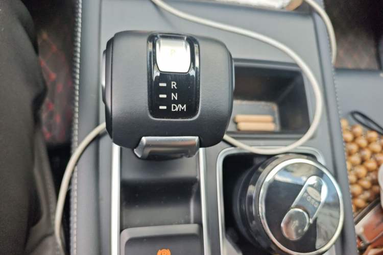 Used JMC DaDao 2023 All-Purpose Model 2.3T Diesel Automatic Two-Wheel Drive Standard Wheelbase Comfort Edition Gear Lever