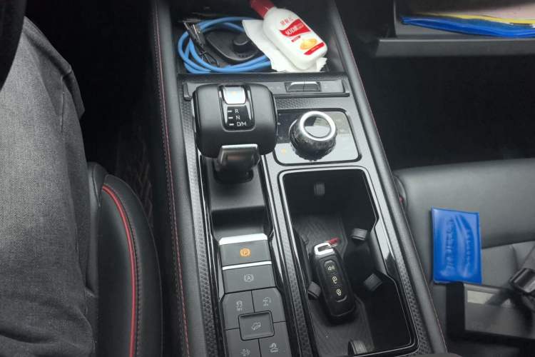 Used JMC DaDao 2023 Fly-Jiang 2.3T Diesel Automatic 4x4 Boundaryless Model Gear Lever