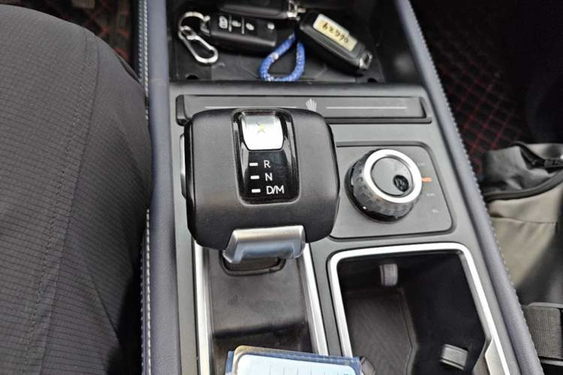 Used JMC DaDao 2023 Pursuer 2.3T Diesel Automatic 4x4 Standard-Wheel Supreme Edition Gear Lever