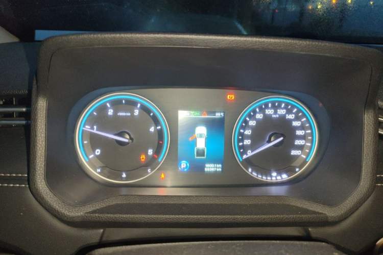 Used JMC DaDao 2023 All-Purpose Model 2.3T Diesel Automatic 4x4 Standard-Wheel Comfort Edition Instrument Cluster