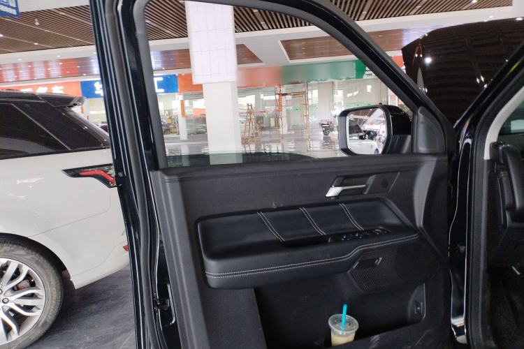 Used JMC DaDao 2023 All-Purpose 2.3T Diesel Manual Two-Wheel Drive Long-Wheelbase Comfort Edition Left Front Door Interior
