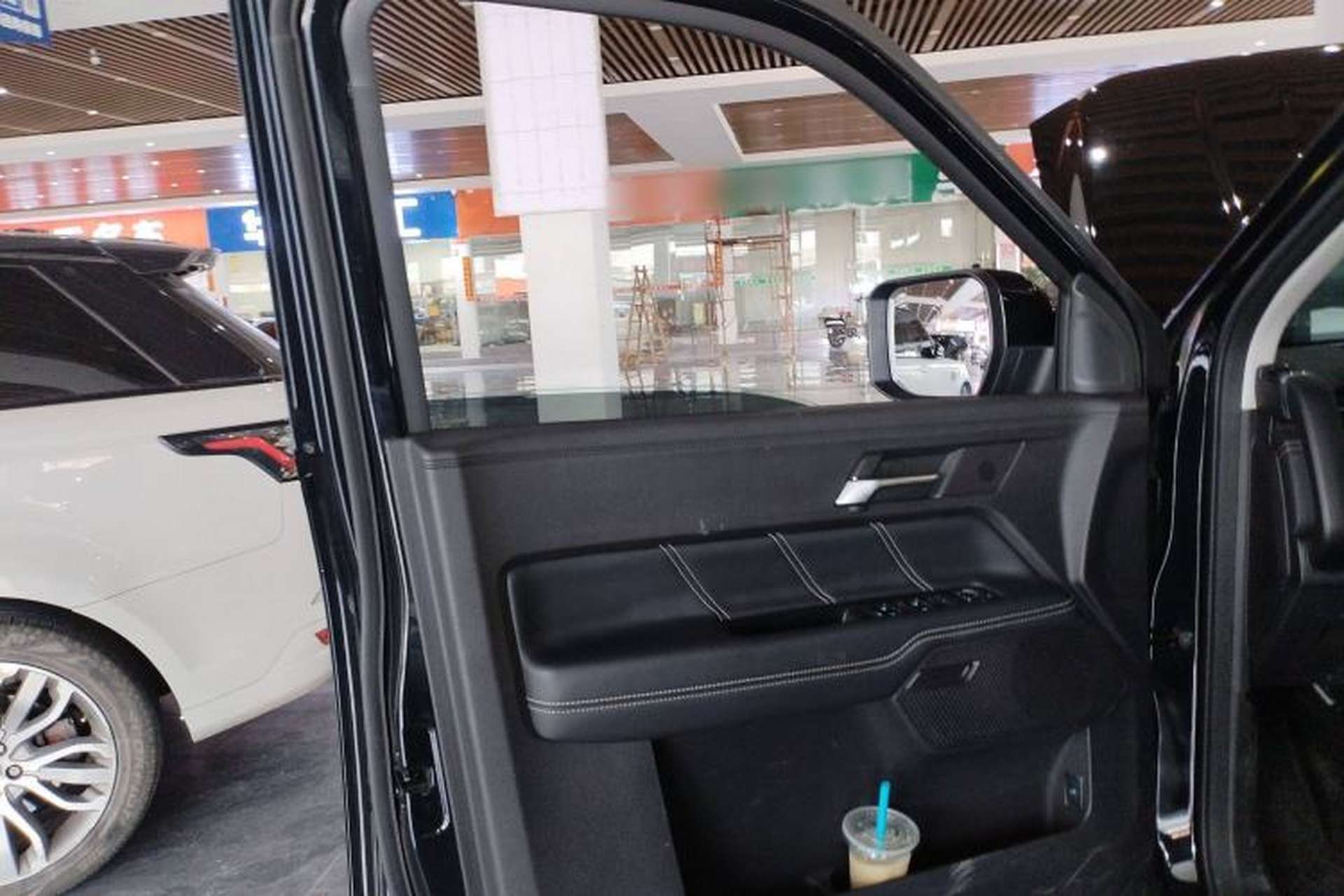 Used JMC DaDao 2023 All-Purpose 2.3T Diesel Manual Two-Wheel Drive Long-Wheelbase Comfort Edition Left Front Door Interior