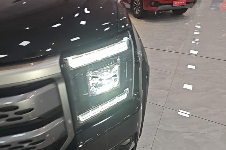 Used JMC DaDao 2023 All-rounder 2.3T Diesel Automatic 2WD Long-Wheelbase Comfort Edition Left Front Headlight