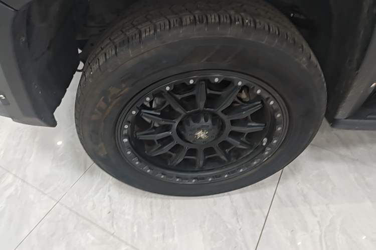 Used JMC DaDao 2023 All-rounder 2.3T Diesel Automatic 2WD Long-Wheelbase Comfort Edition Left Front Wheel Hub