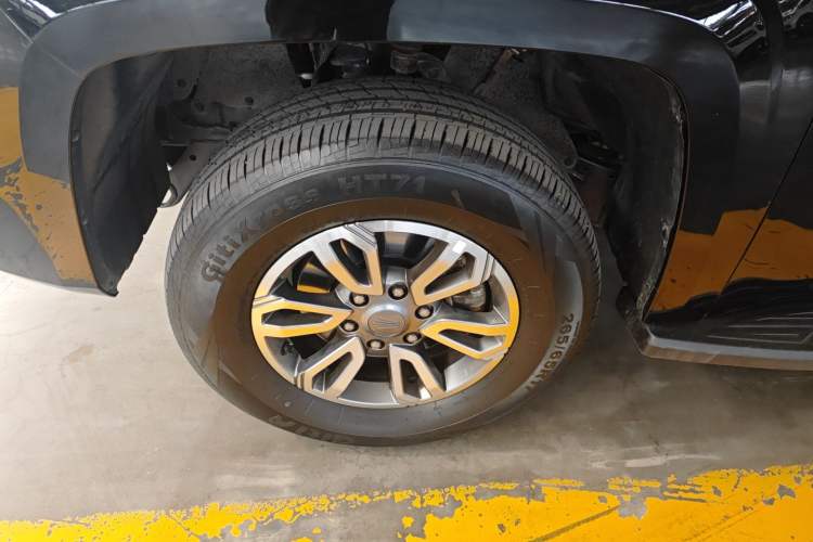 Used JMC DaDao 2023 All-Win 2.3T Diesel Automatic 4x4 Long-Wheelbase Comfort Edition Left Front Wheel Hub