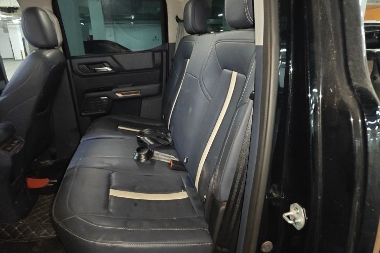 Used JMC DaDao 2023 Chasing Light 2.3T Gasoline Automatic Two-Wheel Drive Standard Wheelbase Enjoyment Model Left Rear Seat