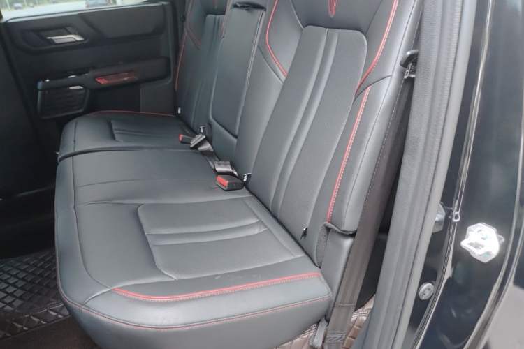 Used JMC DaDao 2023 Fly-Jiang 2.3T Diesel Automatic 4x4 Boundaryless Model Left Rear Seat