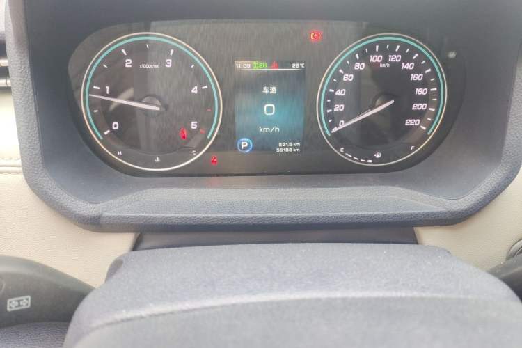 Used JMC DaDao 2023 All-Win 2.3T Diesel Automatic 4x4 Long-Wheelbase Comfort Edition Odometer Close Up