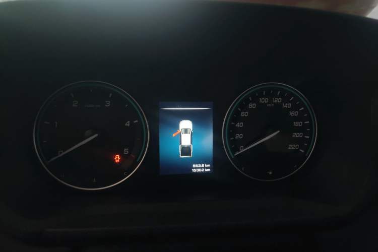 Used JMC DaDao 2023 All-Win 2.3T Diesel Automatic 4x4 Long-Wheelbase Comfort Edition Odometer Close Up