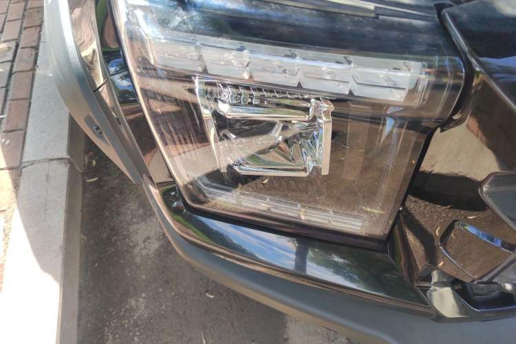 Used JMC DaDao 2023 Fly-Jiang 2.3T Gasoline Automatic 4x4 Boundaryless Model Right Front Headlight