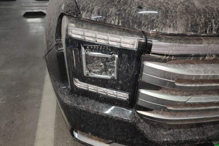 Used JMC DaDao 2023 Chasing Light 2.3T Gasoline Automatic Two-Wheel Drive Standard Wheelbase Enjoyment Model Right Front Headlight