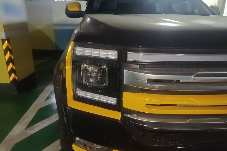 Used JMC DaDao 2023 Pursuer 2.3T Diesel Automatic 4x4 Standard-Wheel Supreme Edition Right Front Headlight