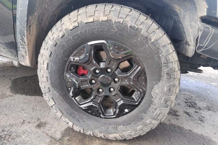 Used JMC DaDao 2023 Fly-Jiang 2.3T Gasoline Automatic 4x4 Boundaryless Model Right Front Wheel Hub