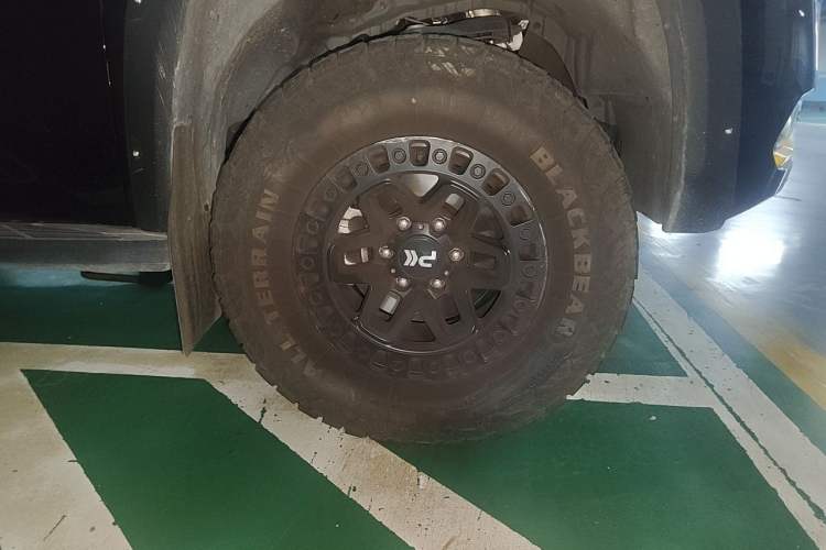 Used JMC DaDao 2023 Pursuer 2.3T Diesel Automatic 4x4 Standard-Wheel Supreme Edition Right Front Wheel Hub