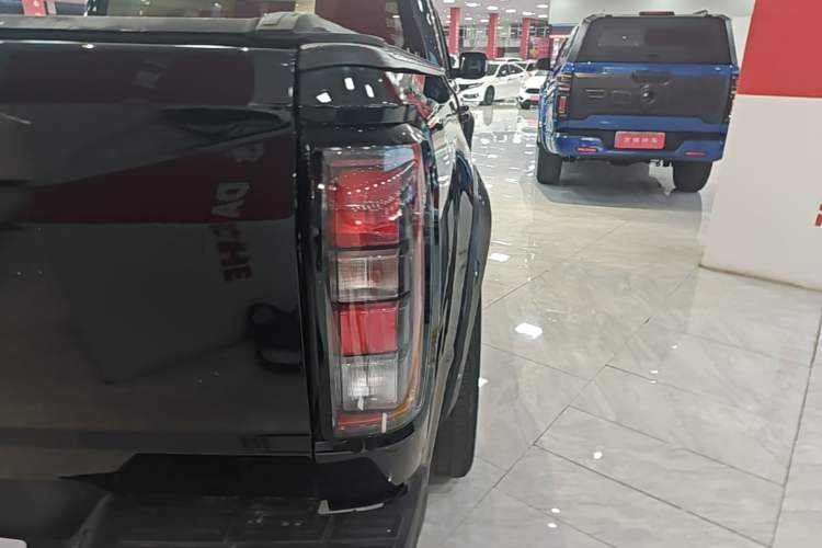Used JMC DaDao 2023 All-rounder 2.3T Diesel Automatic 2WD Long-Wheelbase Comfort Edition Right Rear Taillight