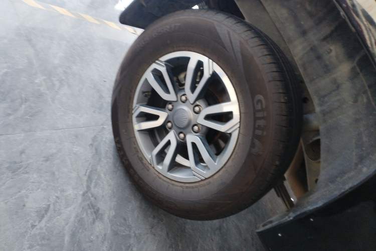 Used JMC DaDao 2023 All-Purpose 2.3T Diesel Manual Two-Wheel Drive Long-Wheelbase Comfort Edition Right Rear Wheel Hub