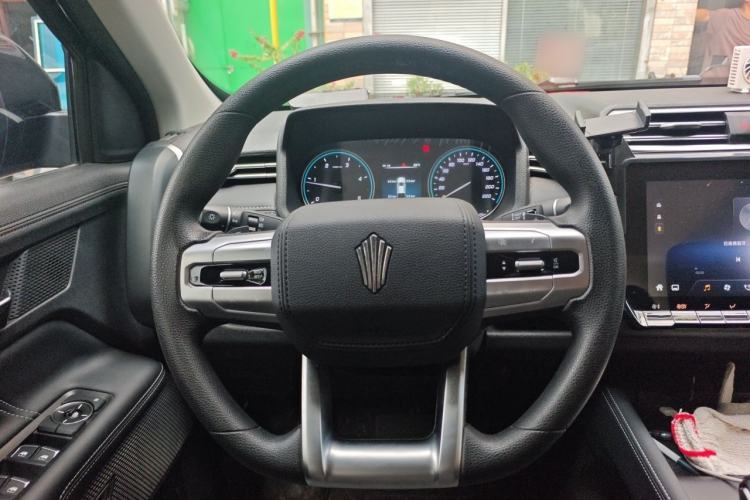 Used JMC DaDao 2023 All-Purpose Model 2.3T Diesel Automatic Two-Wheel Drive Standard Wheelbase Comfort Edition Steering Wheel