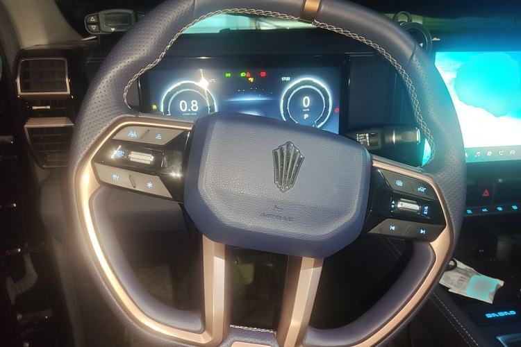 Used JMC DaDao 2023 Pursuer 2.3T Diesel Automatic 4x4 Standard-Wheel Supreme Edition Steering Wheel