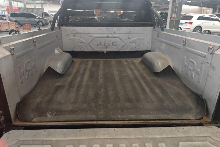Used JMC DaDao 2023 All-Win 2.3T Diesel Automatic 4x4 Long-Wheelbase Comfort Edition Trunk
