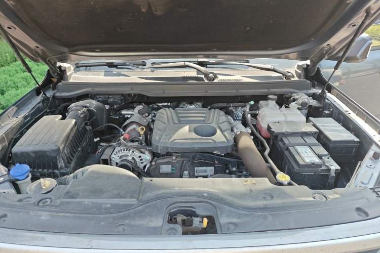 Used JMC DaDao 2023 All-Win 2.3T Diesel Automatic 4x4 Long-Wheelbase Comfort Edition Engine Bay