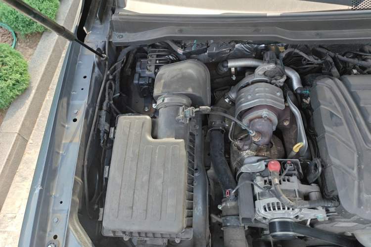 Used JMC DaDao 2023 All-Win 2.3T Diesel Automatic 4x4 Long-Wheelbase Comfort Edition Engine Bay Right