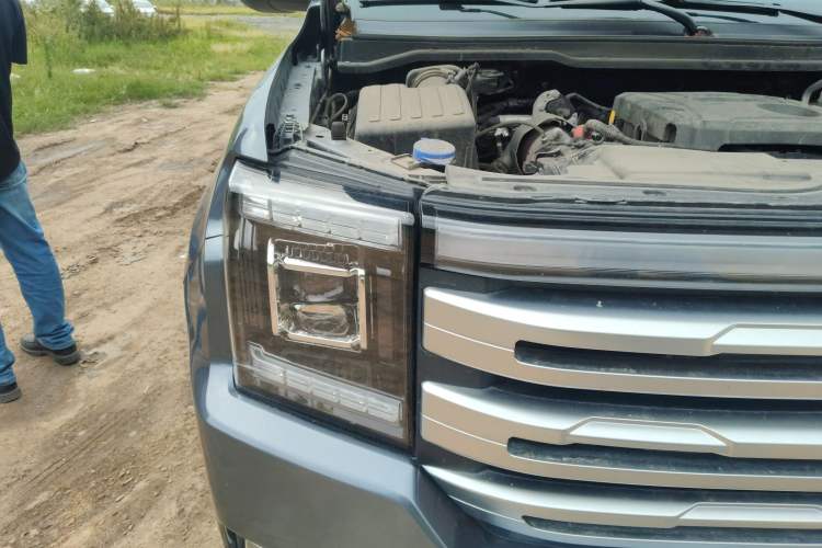 Used JMC DaDao 2023 Chasing Light 2.3T Diesel Automatic 2WD Standard-Wheel Enjoyment Model Exterior 6