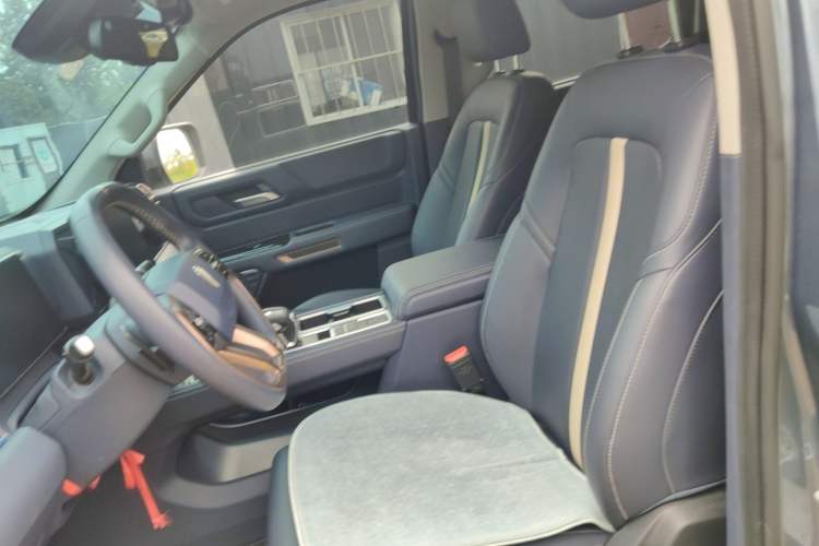 Used JMC DaDao 2023 Chasing Light 2.3T Diesel Automatic 2WD Standard-Wheel Enjoyment Model Left Front Seat