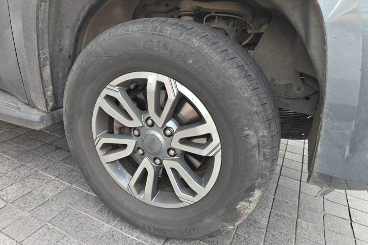 Used JMC DaDao 2023 All-Win 2.3T Diesel Automatic 4x4 Long-Wheelbase Comfort Edition Right Front Wheel Hub