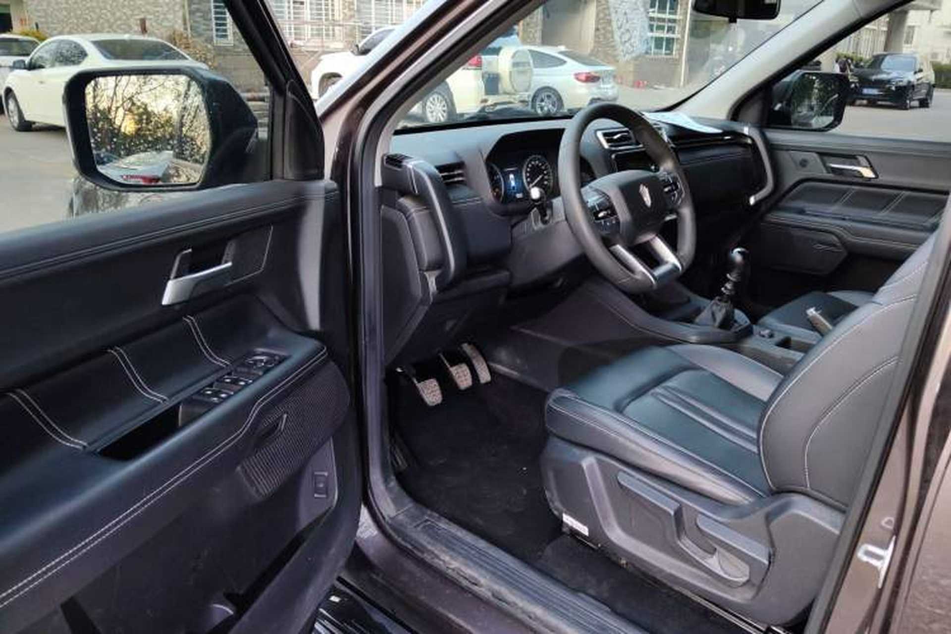 Used JMC DaDao 2023 All-Purpose 2.3T Diesel Manual Two-Wheel Drive Long-Wheelbase Comfort Edition Driver Seat