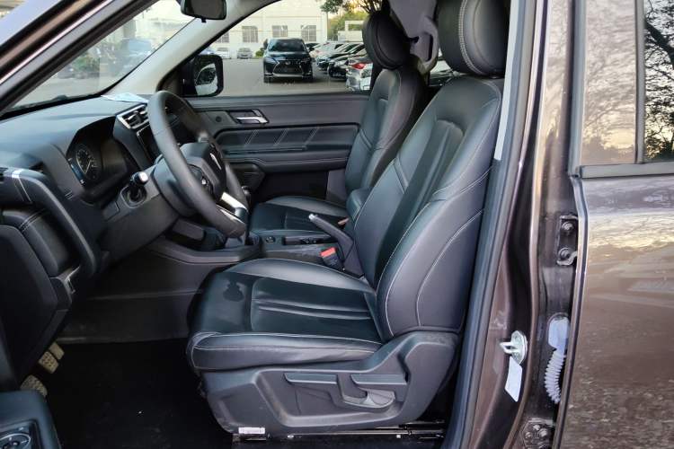 Used JMC DaDao 2023 All-Purpose 2.3T Diesel Manual Two-Wheel Drive Long-Wheelbase Comfort Edition Left Front Seat